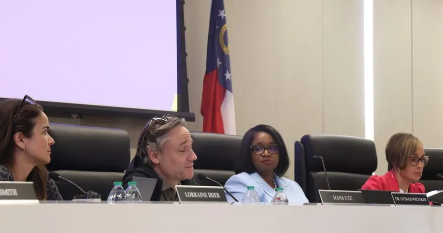 Illinois's Pekin 108 board delays Alltown bus contract vote to Nov 16