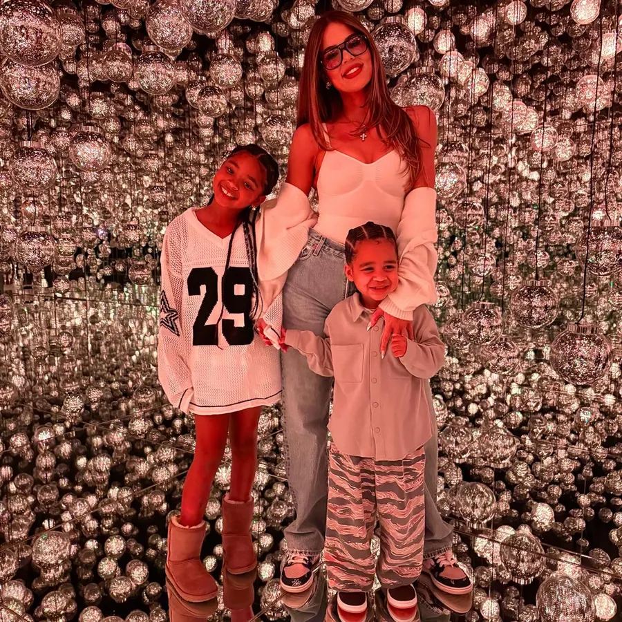 Khloe Kardashian says she owns frozen embryo, denies dating Scott Disick