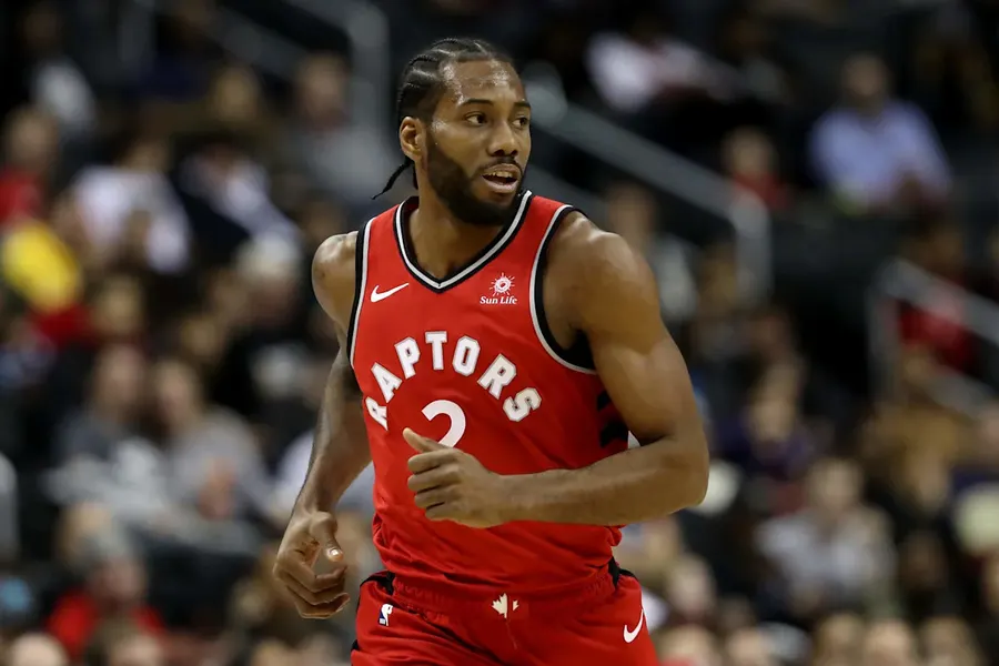 Raptors forward Kawhi Leonard out with left knee swelling after $115M extension