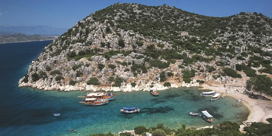 Turkey announces 4,700-year-old shipwreck off Antalya coast
