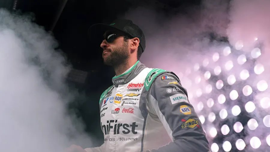 NASCAR driver Chase Elliott gives up title hopes before Phoenix race