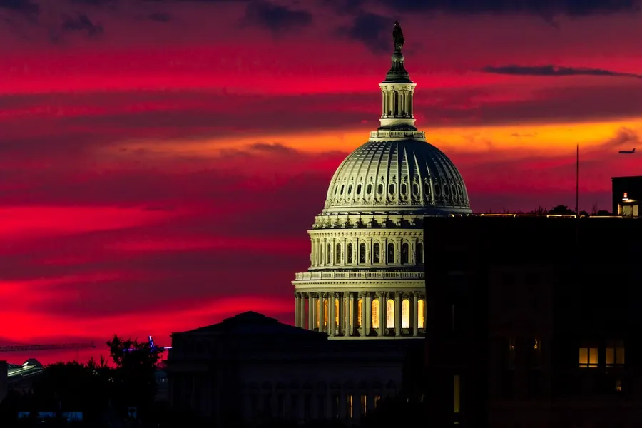 Voter anger at elites fuels midterms