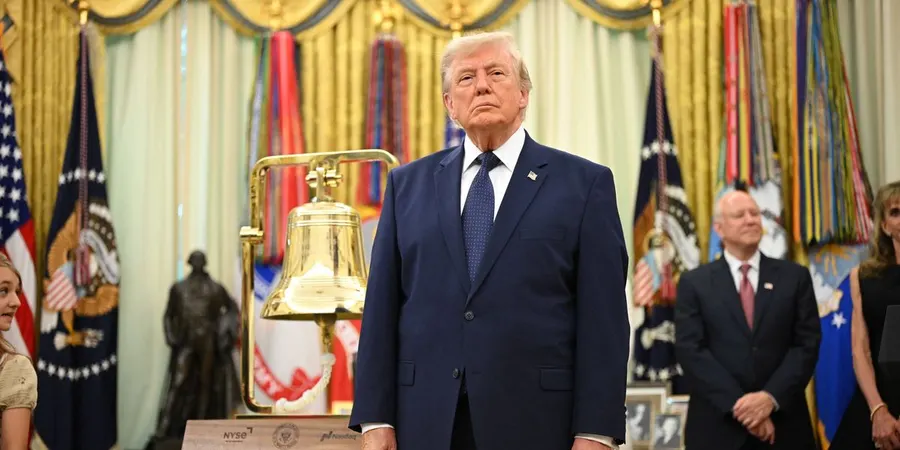 Trump's July stock trades spark ethics outcry