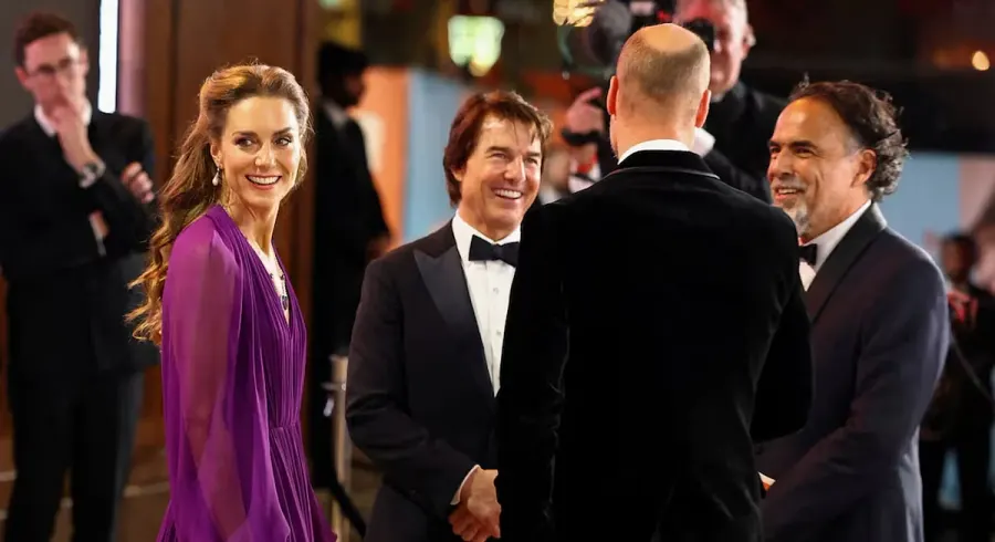 Tom Cruise attends Digger premiere with Kate Middleton