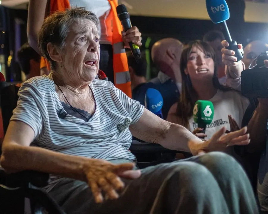 Police teargas protesters at Madrid eviction