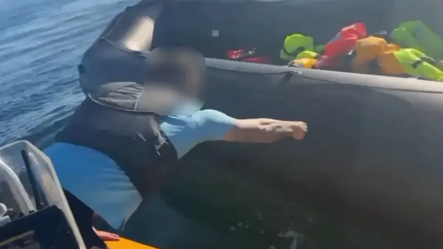 丹尼尔·托马斯小艇逮捕调查