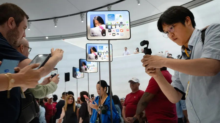 Apple hit with $5.7B patent infringement verdict
