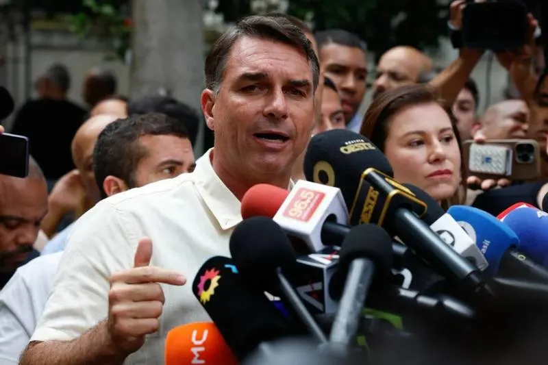Brazil's Lula and Flávio Bolsonaro head to runoff after tight first round