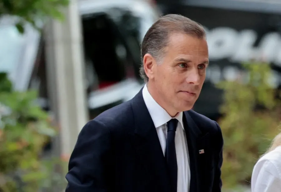 US prosecutors add obstruction charges against two ex-FBI officials
