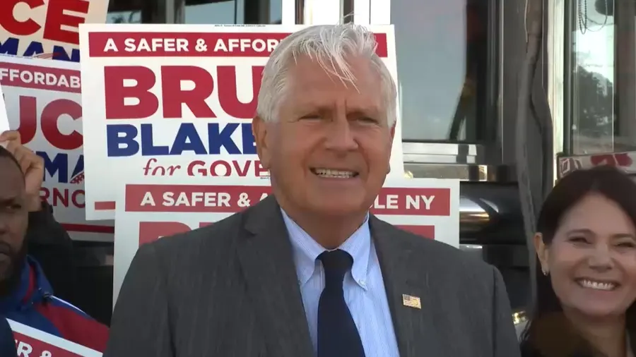 Nassau County Executive Bruce Blakeman trails Hochul by 14 points in New York governor race