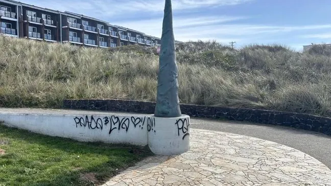 Nike puts Ja Morant dunking over Portland's White Stag sign