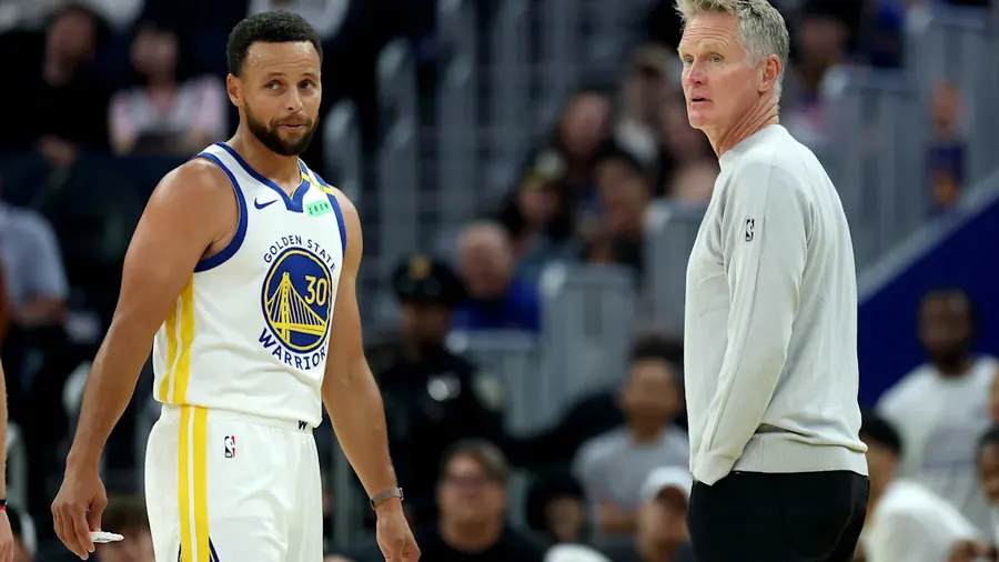 Warriors manage Stephen Curry's knee load ahead of Oct. 21 opener