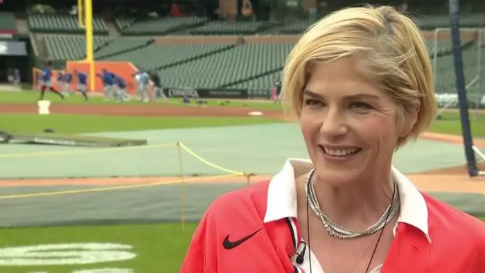 Actress Selma Blair Is Arrested in Assault on Flight Attendants