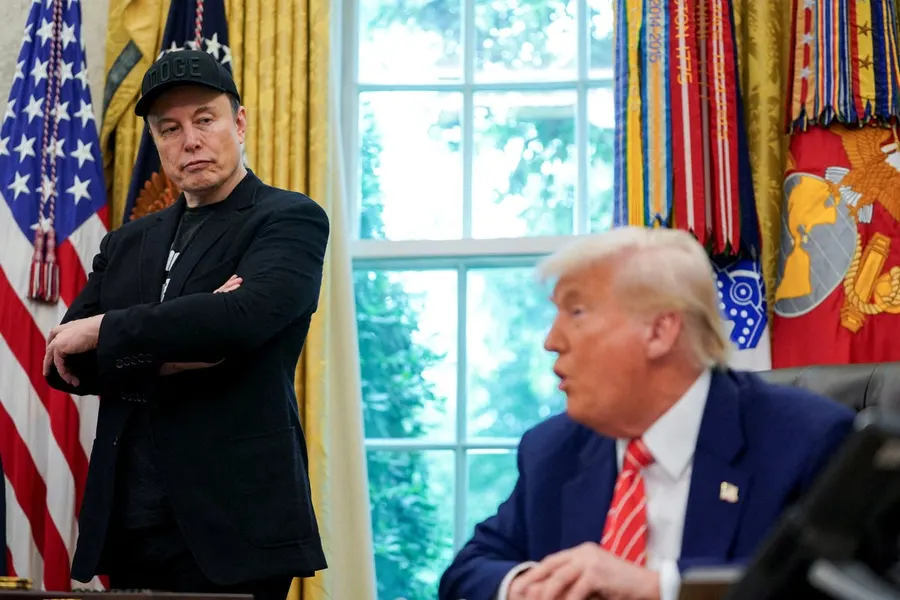 Musk blames Trump over Starlink