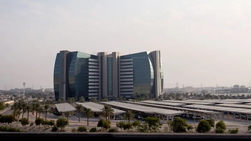 Saudi Arabia strikes Houthi oil sites