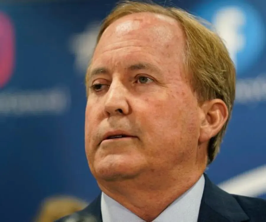 Paxton ends campaign at the Alamo