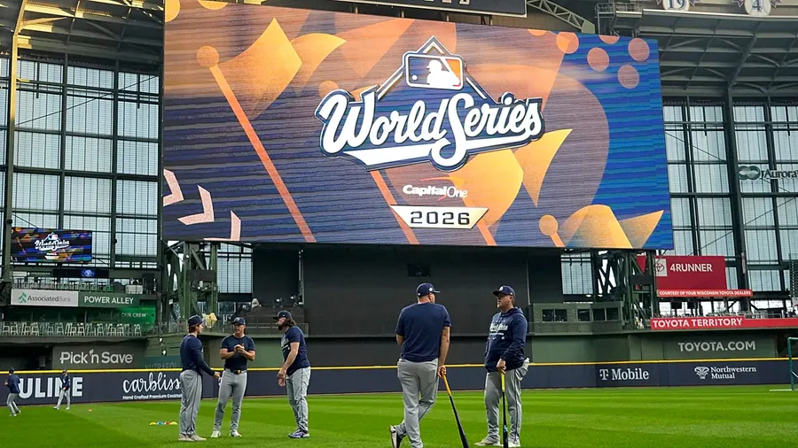 Hall of Famer John Smoltz calls 11th World Series for FOX
