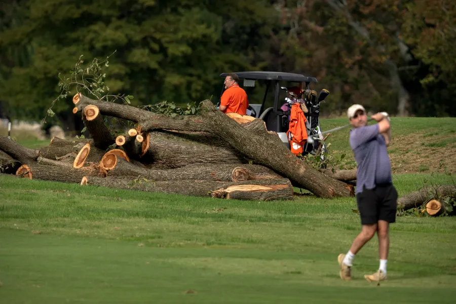 Trump to close East Potomac golf course