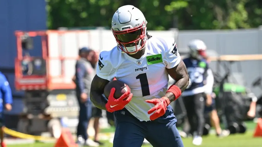 Patriots activate wide receiver A.J. Brown from injured reserve for Jets game