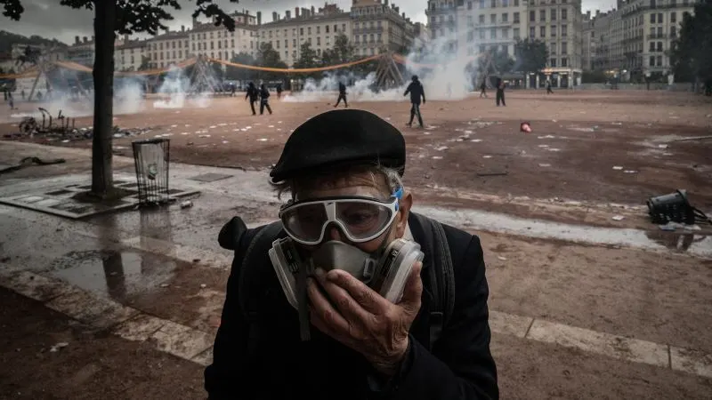 France riots after cost-of-living protests; 855 arrested in Paris