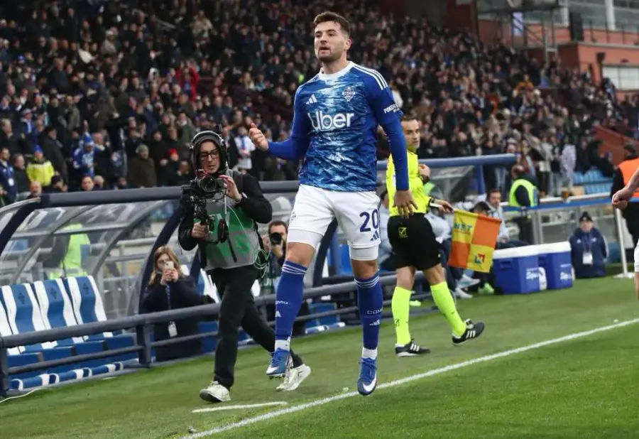 Como defender Jacobo Ramon scores in 4-1 Champions League win over Manchester United