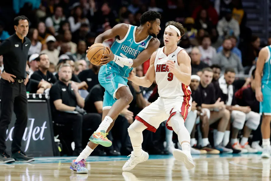 Heat guard Pelle Larsson agrees to four-year, $60 million extension