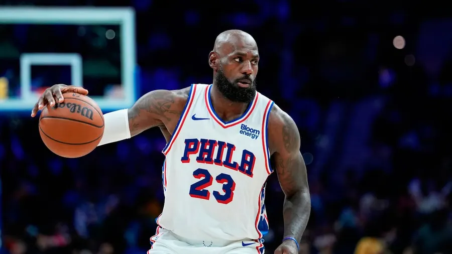Trump criticizes LeBron James over anthem