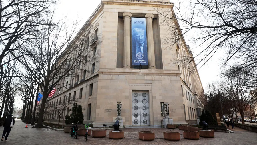 DOJ seeks judge's recusal in immigration cases