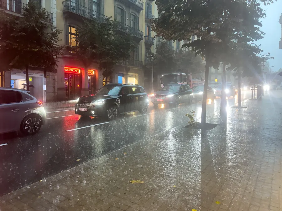France unrest brings curfews, Paris metro closures and new US advisories