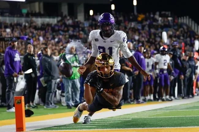 Baylor, favored by 2.5, visits Kansas in Big 12 matchup
