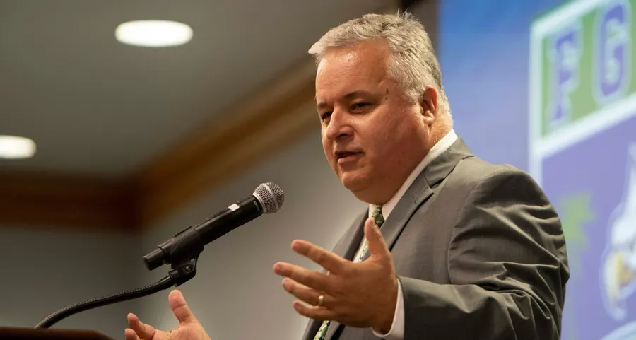 Southwest Florida sports broadcaster David Moulton dies of cancer at 59