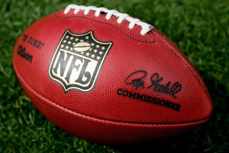 Cowboys visit Eagles on Monday Night Football with both teams 2-4