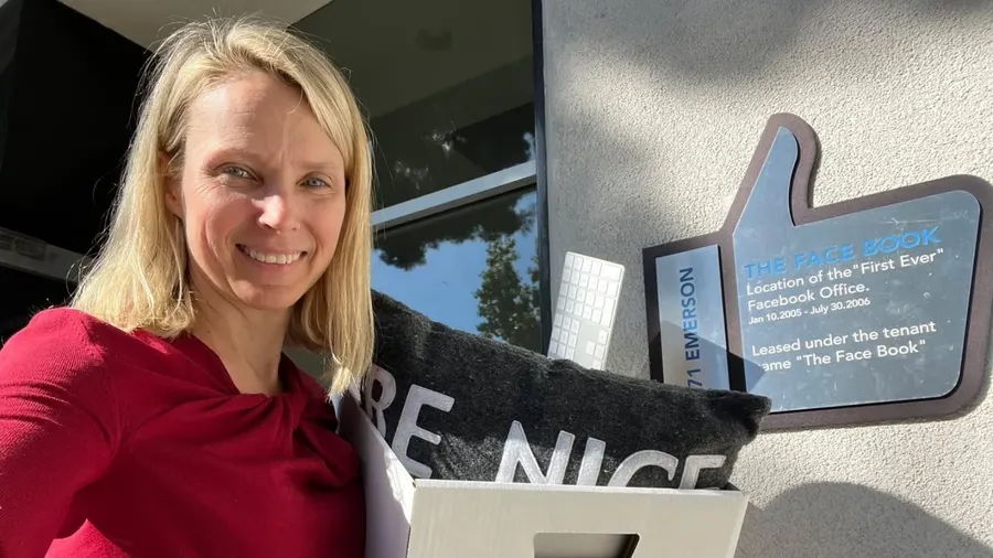 Former Yahoo CEO uses AI to describe daughter