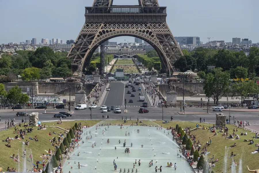 EU urges capitals to adapt to 3°C warming