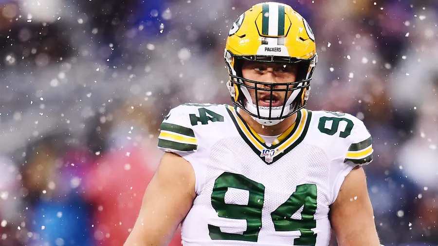 Giants sign veteran defensive lineman Dean Lowry to practice squad