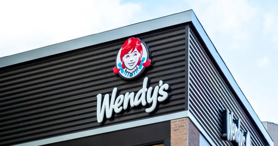 Nelson Peltz's Trian offers $1.4 billion to take Wendy's private