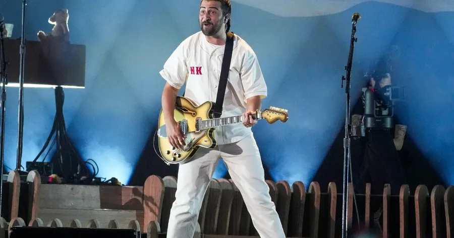 Noah Kahan announces 31-date stadium tour, presale sign-up open