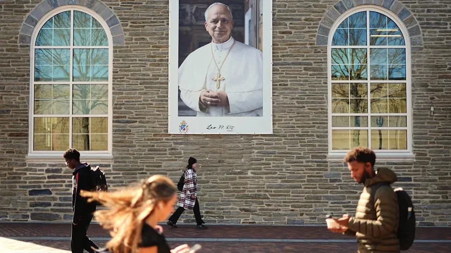 Villanova and Notre Dame open basketball season in Rome, with Pope Leo XIV as alumnus