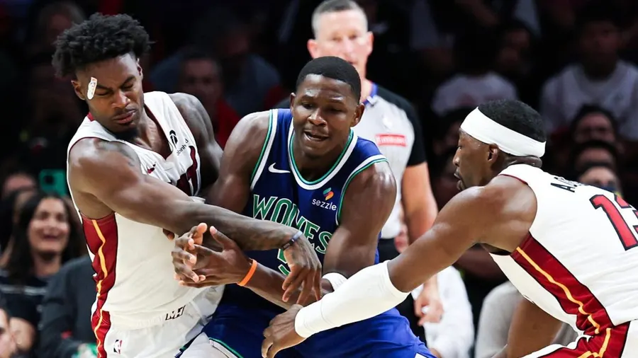 Heat start Giannis era 0-2 despite his record-setting debut