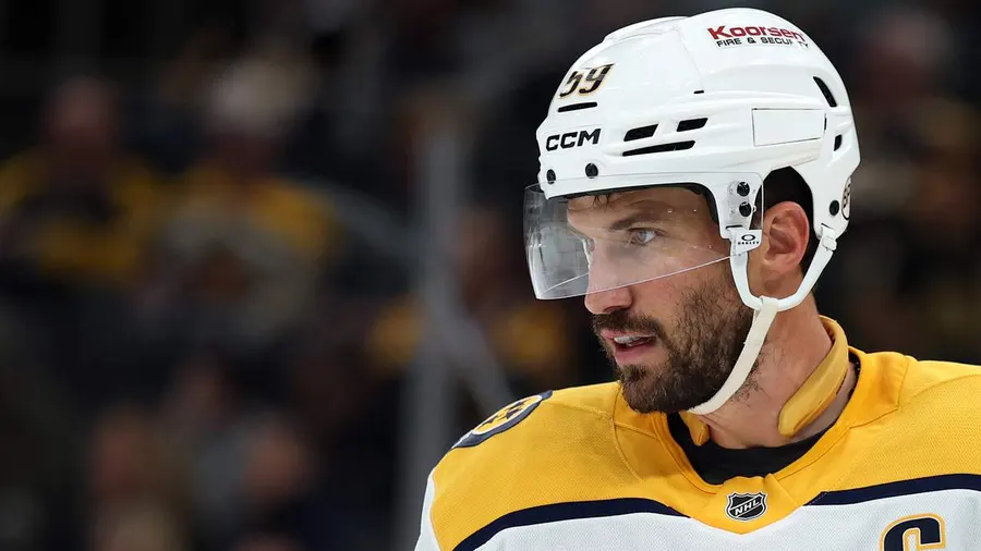 Kucherov's trade request looms as Lightning visit Predators