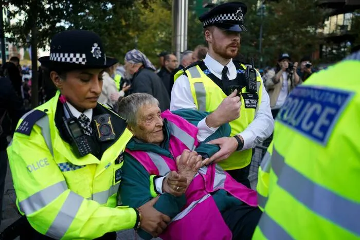 Arrests at US embassy protest