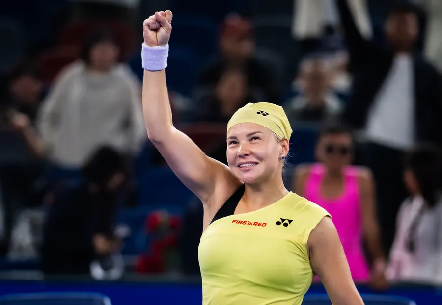 Russian left-hander Diana Shnaider reaches Wuhan Open quarterfinals, loses to Ostapenko