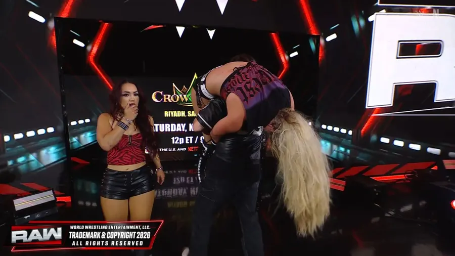 WWE champion Liv Morgan retains title as Tiffany Stratton's cash-in is cut short