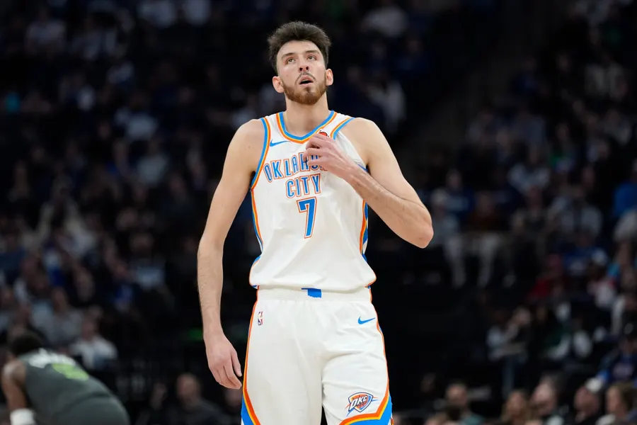 Thunder center Chet Holmgren out third straight game with knee tendinitis