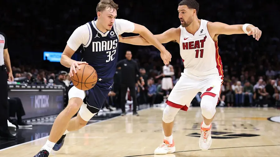 Heat guard Klay Thompson slumps as Miami opens season 0-4