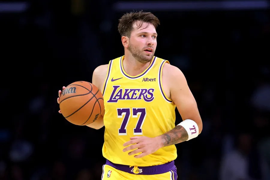 Lakers guard Luka Doncic returns from injury with 28 points in season-opening win